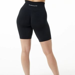 Alphalete amplify shorts 7.5 black